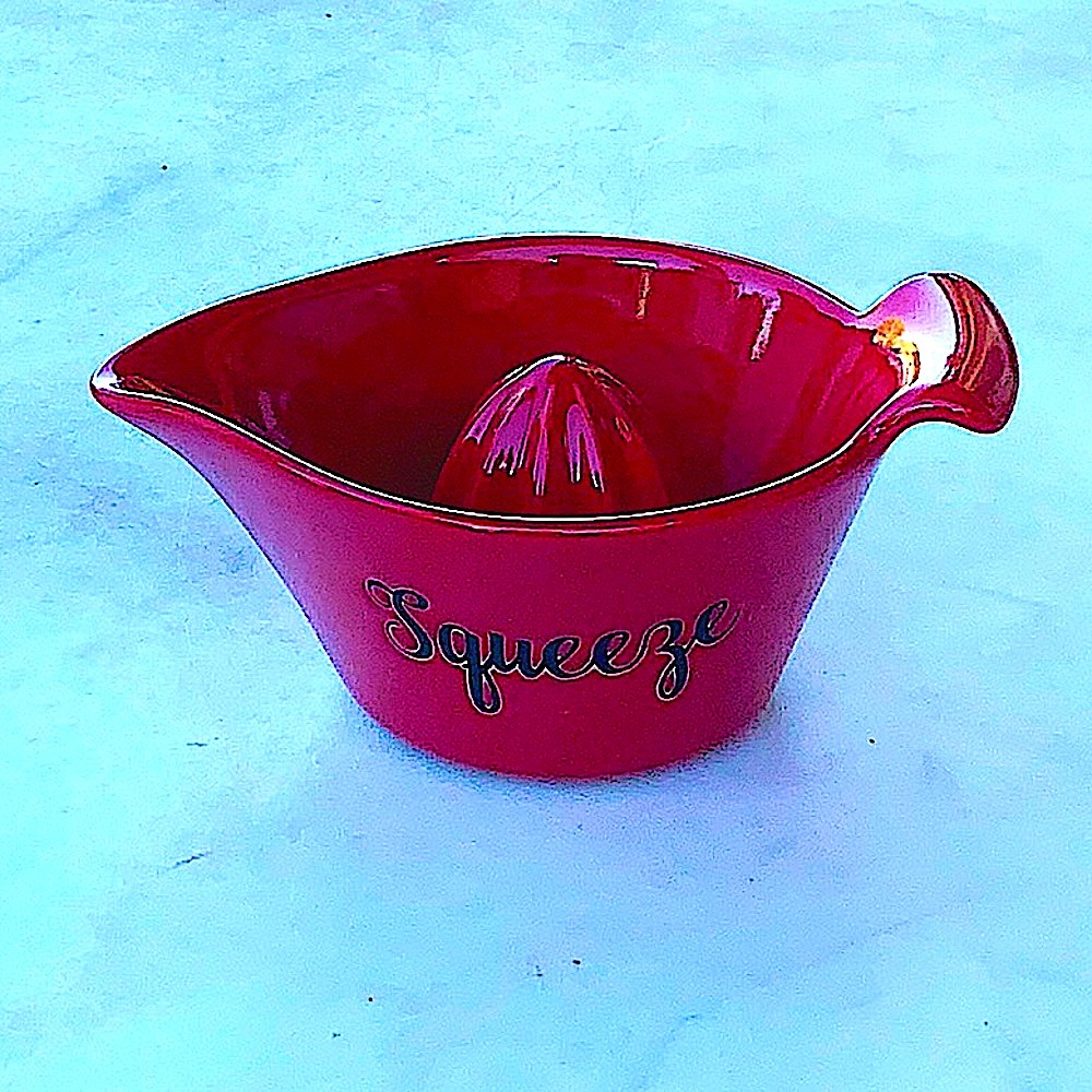 10 STRAWBERRY STREET JUICER SQUEEZE ME TIGHT LEMON LIME RED WHITE